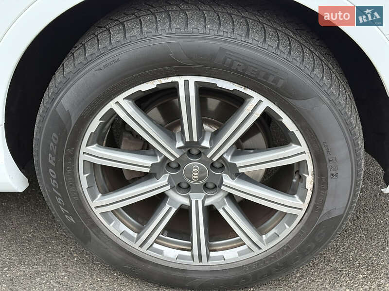 Внедорожник / Кроссовер Audi Q7 2016 в Киеве