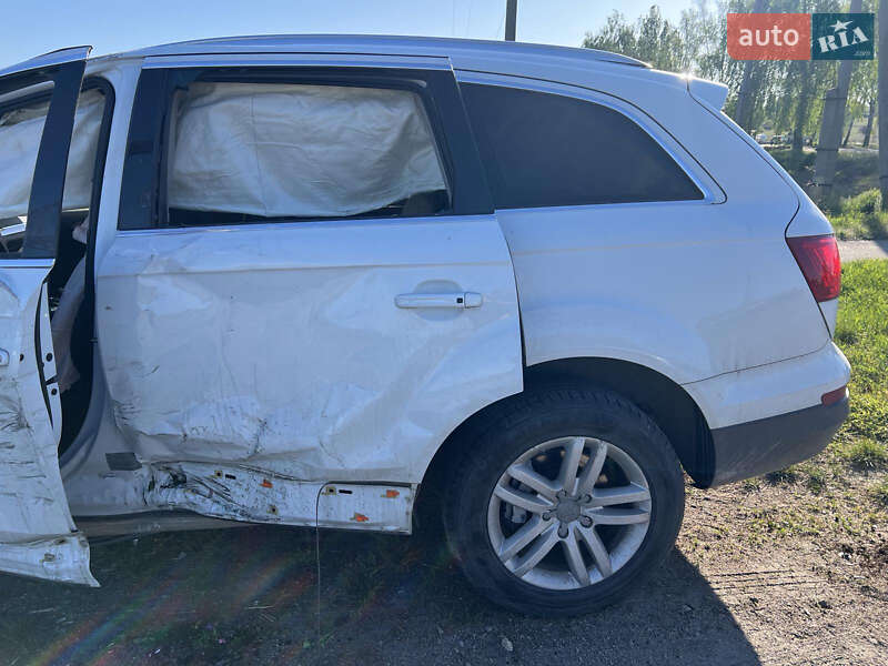 Внедорожник / Кроссовер Audi Q7 2014 в Киеве