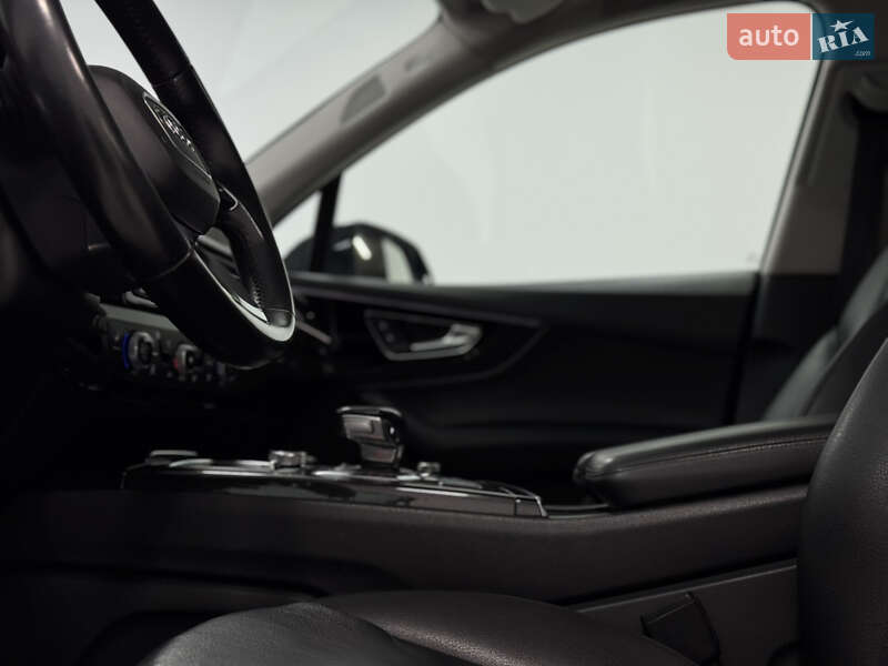 Внедорожник / Кроссовер Audi Q7 2019 в Одессе