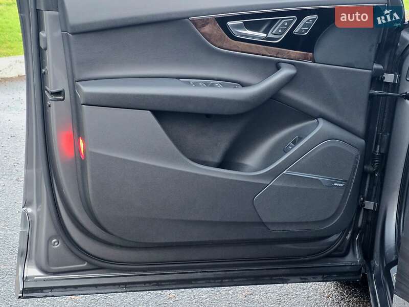 Внедорожник / Кроссовер Audi Q7 2016 в Харькове