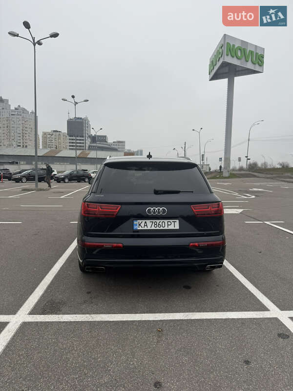 Внедорожник / Кроссовер Audi Q7 2017 в Киеве