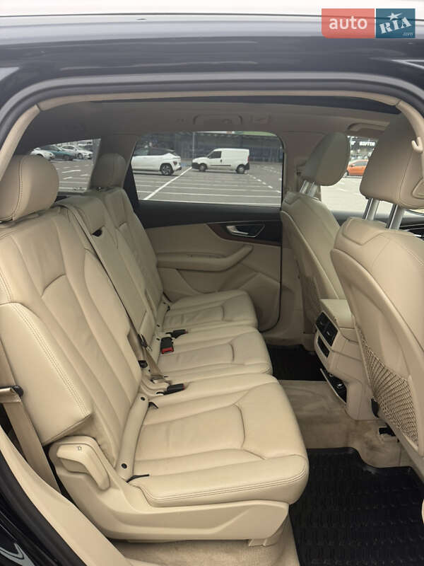 Внедорожник / Кроссовер Audi Q7 2017 в Киеве