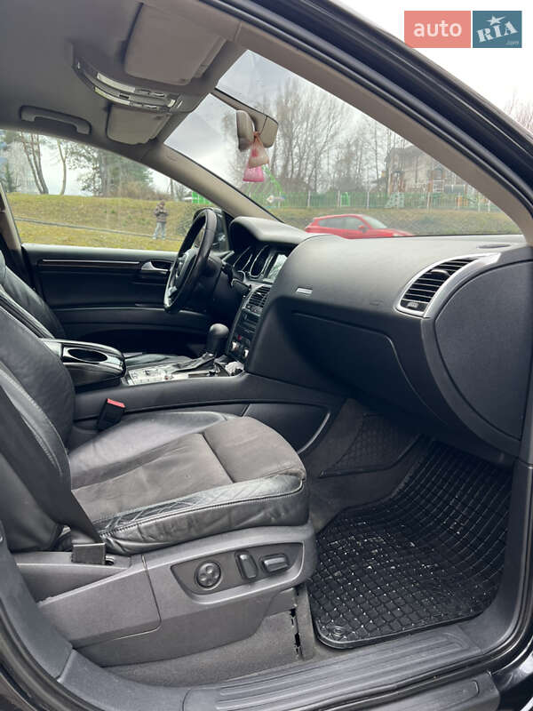 Внедорожник / Кроссовер Audi Q7 2006 в Новояворовске