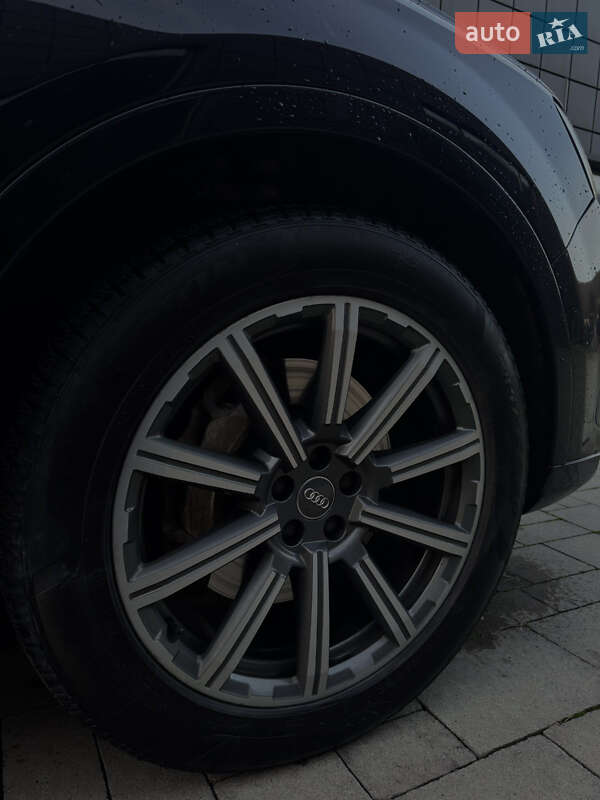 Внедорожник / Кроссовер Audi Q7 2015 в Тячеве