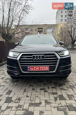 Внедорожник / Кроссовер Audi Q7 2017 в Ужгороде