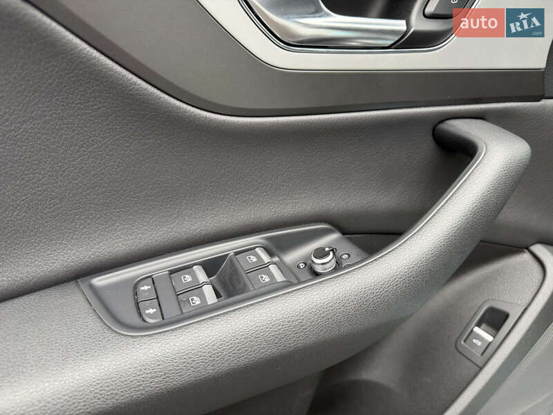 Внедорожник / Кроссовер Audi Q7 2016 в Кривом Роге