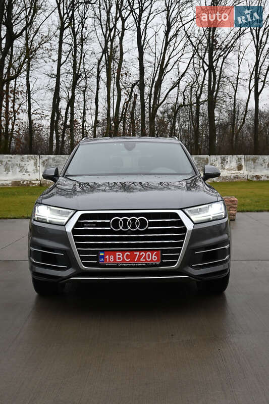 Внедорожник / Кроссовер Audi Q7 2019 в Луцке