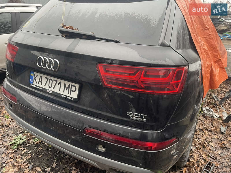 Внедорожник / Кроссовер Audi Q7 2016 в Киеве
