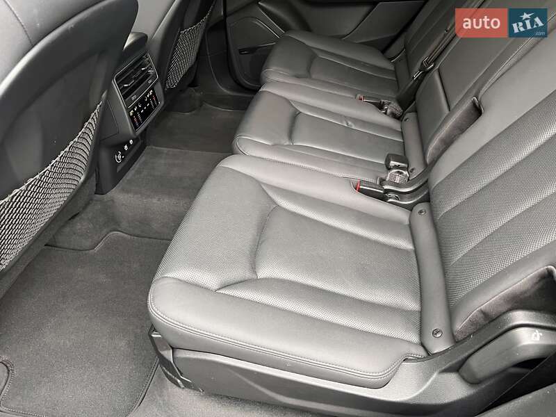 Внедорожник / Кроссовер Audi Q7 2020 в Сумах