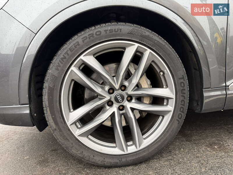 Внедорожник / Кроссовер Audi Q7 2015 в Чернигове