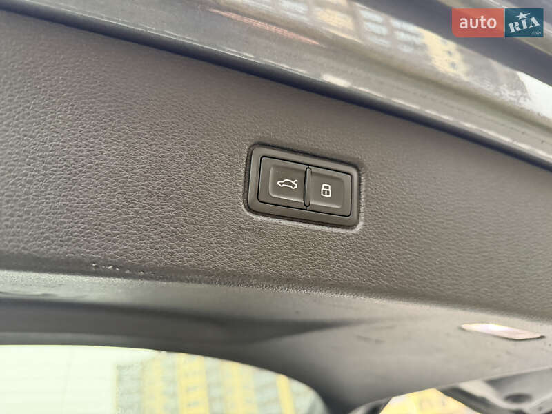 Внедорожник / Кроссовер Audi Q7 2015 в Чернигове