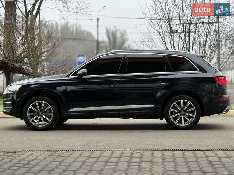 Внедорожник / Кроссовер Audi Q7 2017 в Днепре