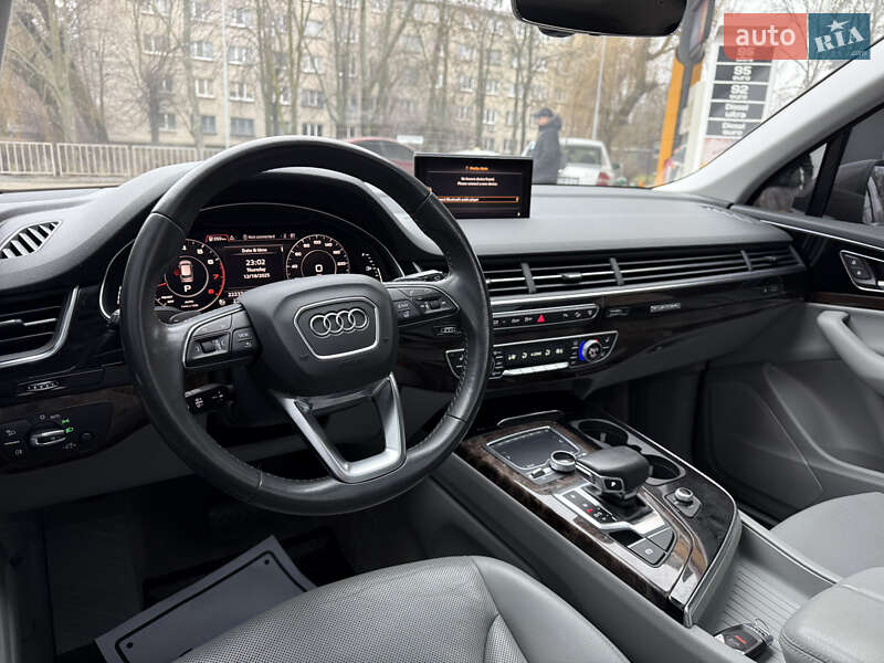 Внедорожник / Кроссовер Audi Q7 2017 в Днепре