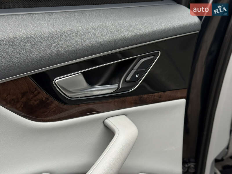 Внедорожник / Кроссовер Audi Q7 2017 в Днепре