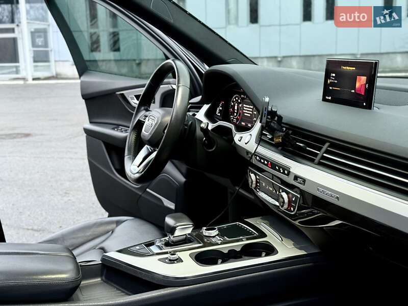 Внедорожник / Кроссовер Audi Q7 2019 в Днепре