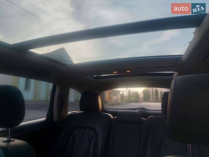 Внедорожник / Кроссовер Audi Q7 2012 в Смотриче