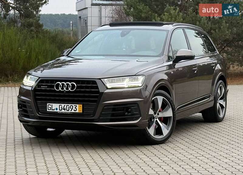 Внедорожник / Кроссовер Audi Q7 2017 в Ровно
