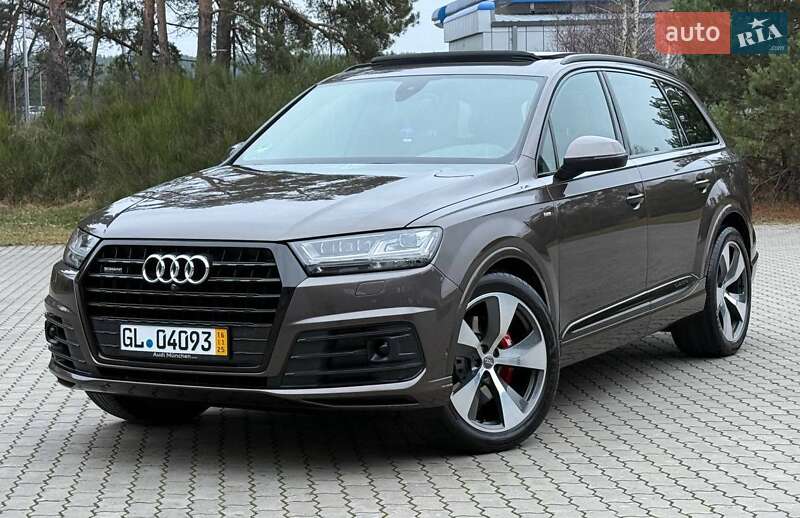 Внедорожник / Кроссовер Audi Q7 2017 в Ровно