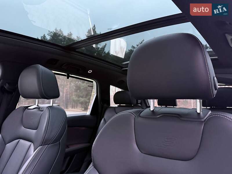 Внедорожник / Кроссовер Audi Q7 2017 в Ровно