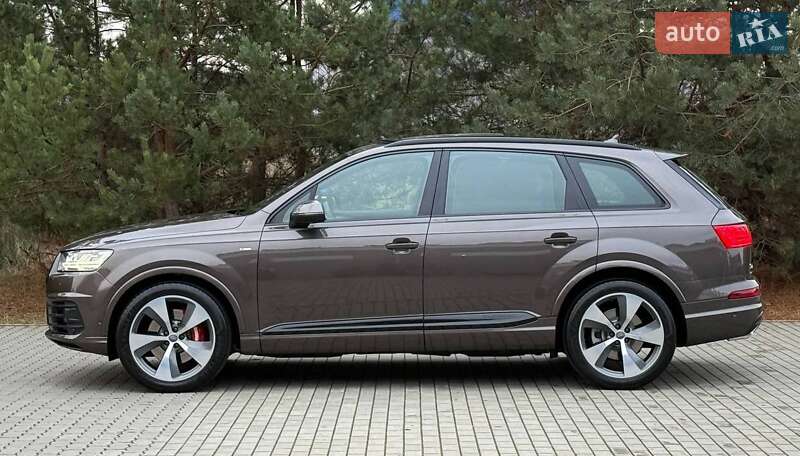 Внедорожник / Кроссовер Audi Q7 2017 в Ровно