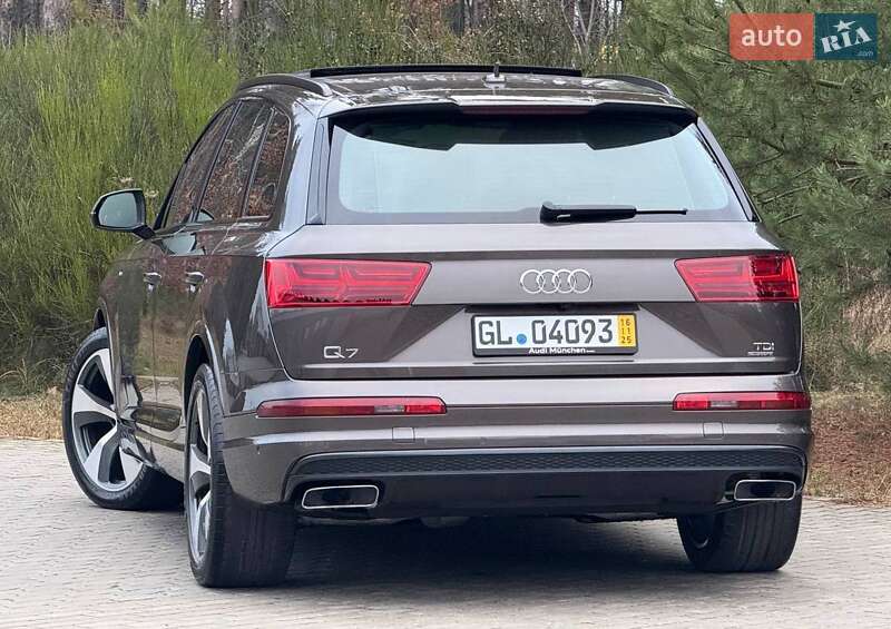 Внедорожник / Кроссовер Audi Q7 2017 в Ровно