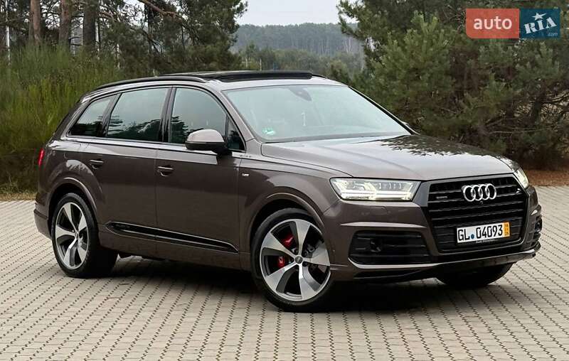 Внедорожник / Кроссовер Audi Q7 2017 в Ровно