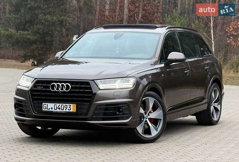 Внедорожник / Кроссовер Audi Q7 2017 в Ровно