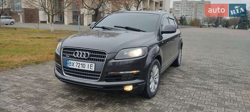 Внедорожник / Кроссовер Audi Q7 2006 в Нетешине