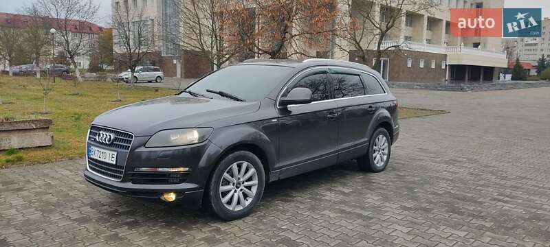 Внедорожник / Кроссовер Audi Q7 2006 в Нетешине