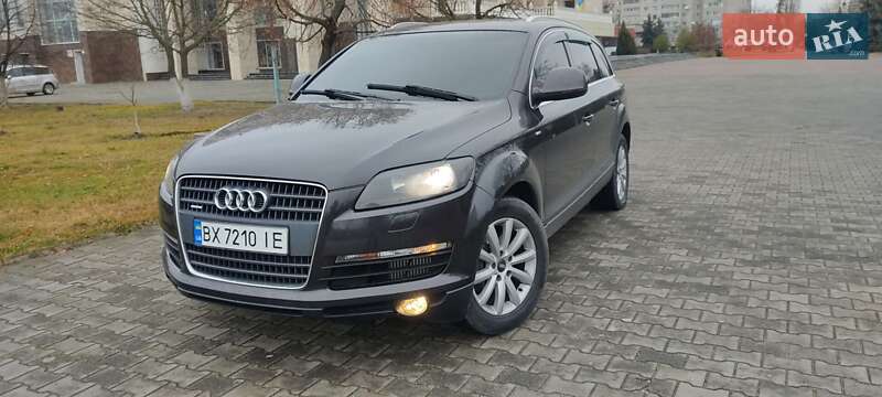 Внедорожник / Кроссовер Audi Q7 2006 в Нетешине
