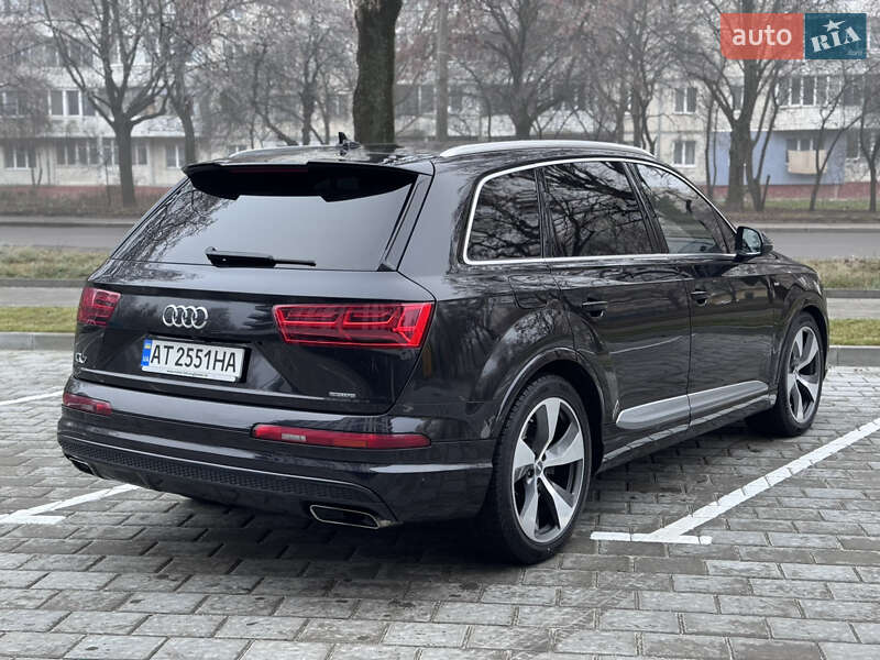 Внедорожник / Кроссовер Audi Q7 2017 в Ровно