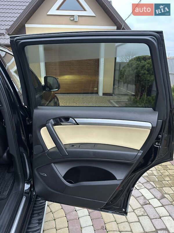 Внедорожник / Кроссовер Audi Q7 2009 в Млинове