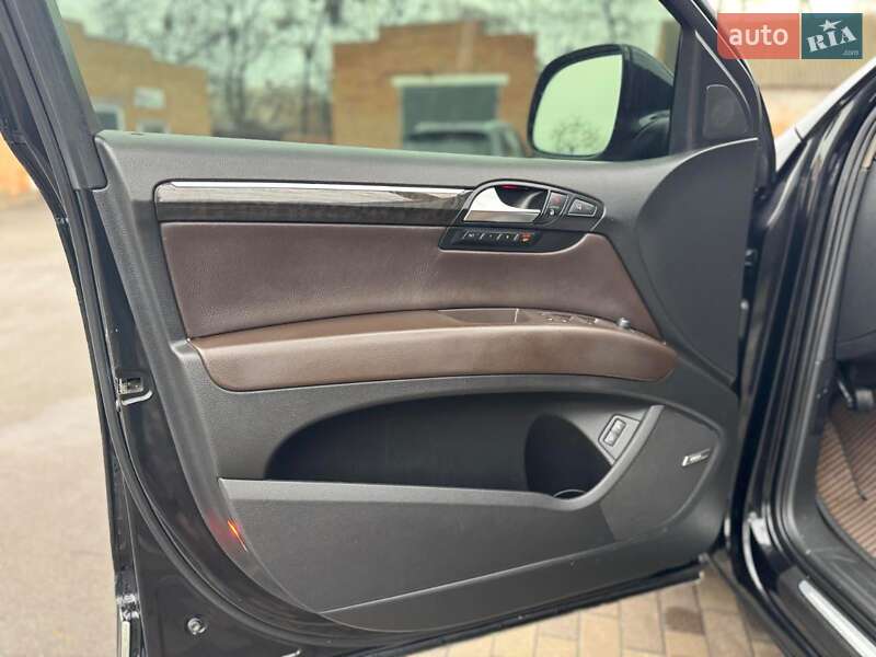 Внедорожник / Кроссовер Audi Q7 2007 в Николаеве