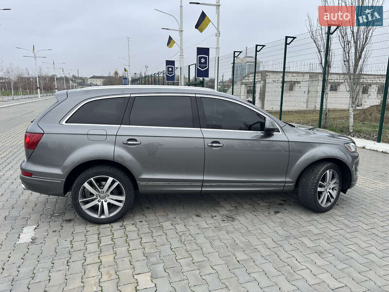 Внедорожник / Кроссовер Audi Q7 2015 в Измаиле