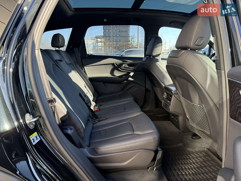 Внедорожник / Кроссовер Audi Q7 2022 в Харькове