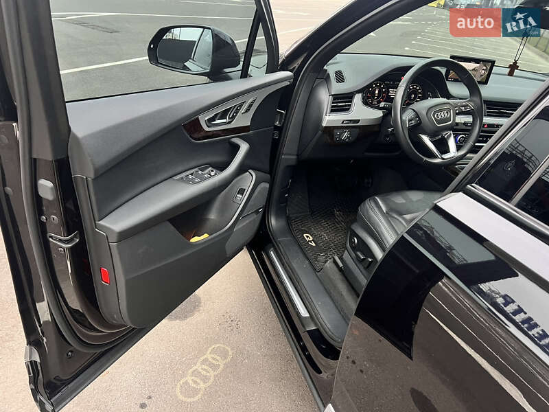 Внедорожник / Кроссовер Audi Q7 2019 в Киеве