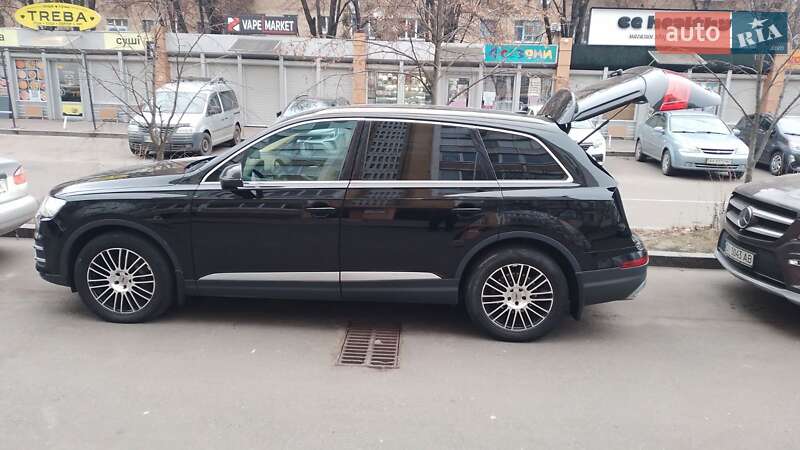 Внедорожник / Кроссовер Audi Q7 2015 в Киеве