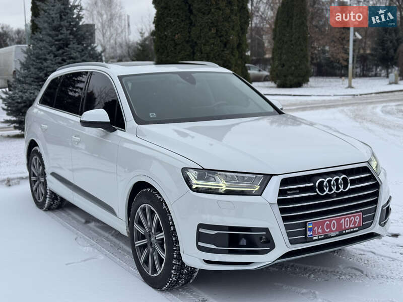 Внедорожник / Кроссовер Audi Q7 2019 в Киеве
