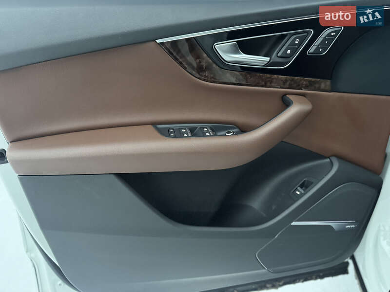 Внедорожник / Кроссовер Audi Q7 2019 в Киеве