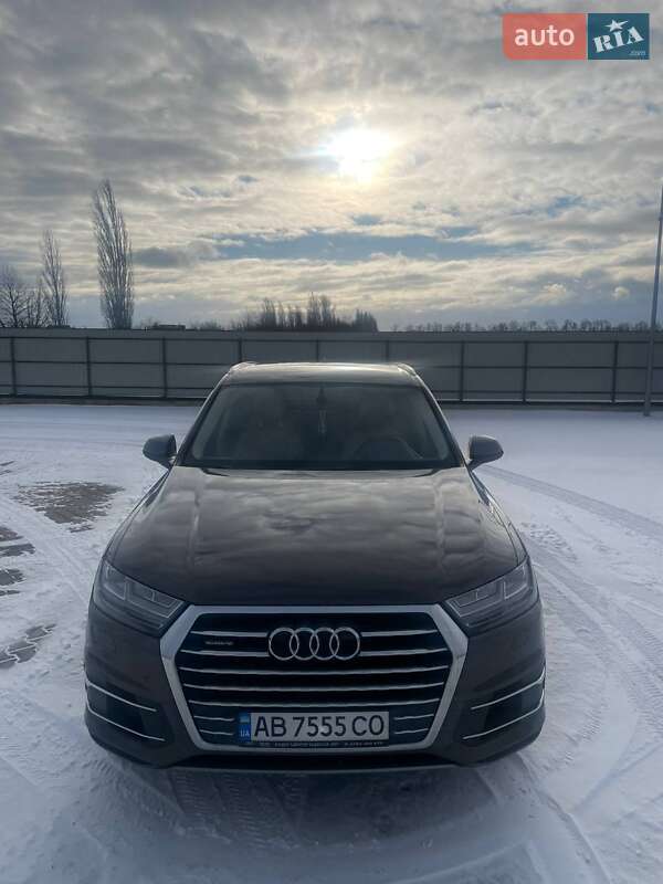 Внедорожник / Кроссовер Audi Q7 2016 в Оратове