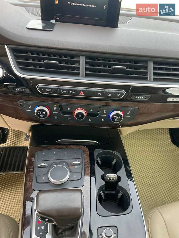 Внедорожник / Кроссовер Audi Q7 2016 в Оратове