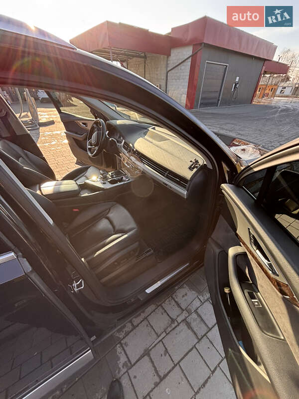 Внедорожник / Кроссовер Audi Q7 2015 в Виноградове
