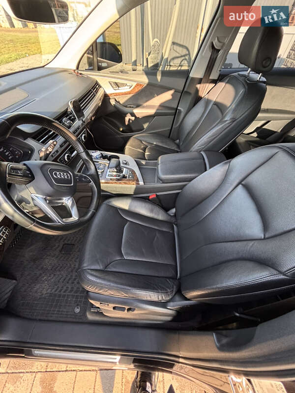 Внедорожник / Кроссовер Audi Q7 2015 в Виноградове