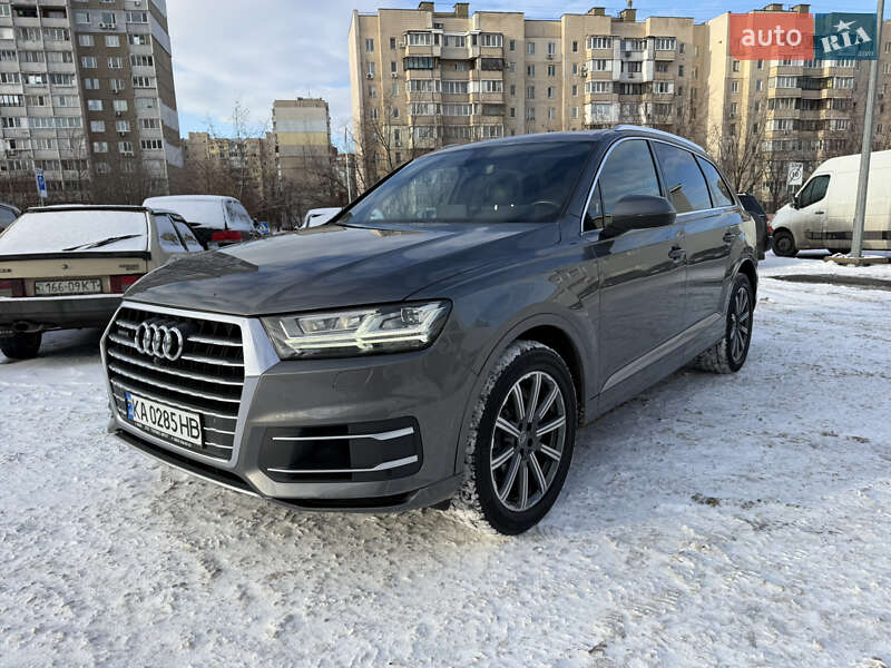 Внедорожник / Кроссовер Audi Q7 2017 в Киеве
