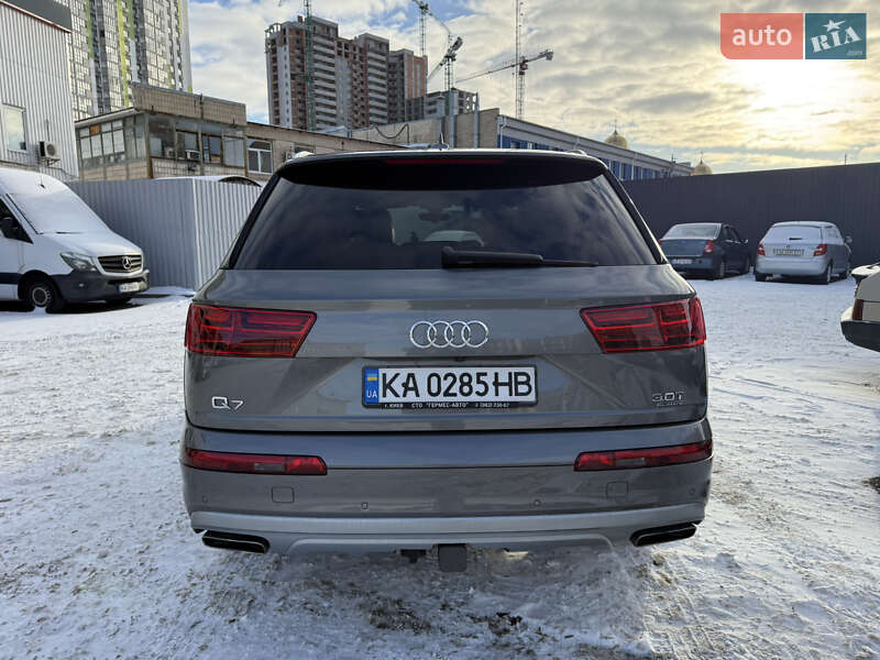 Внедорожник / Кроссовер Audi Q7 2017 в Киеве