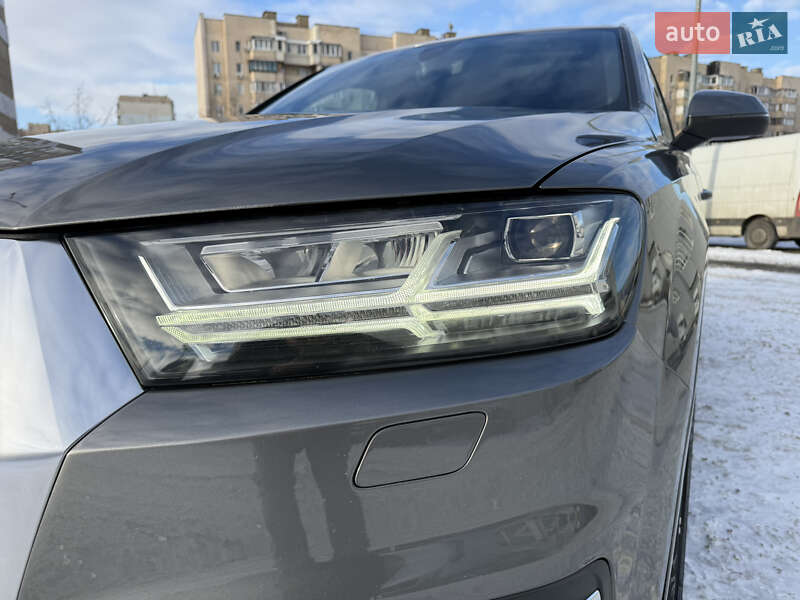 Внедорожник / Кроссовер Audi Q7 2017 в Киеве