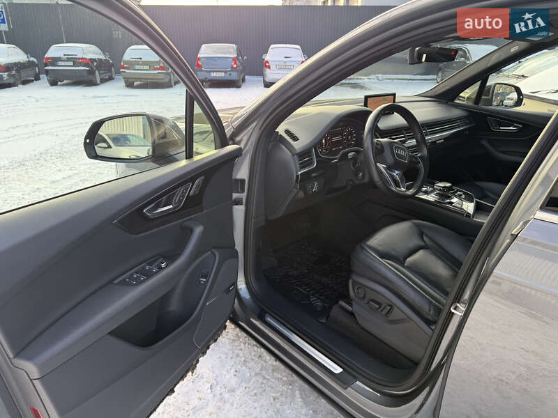 Внедорожник / Кроссовер Audi Q7 2017 в Киеве