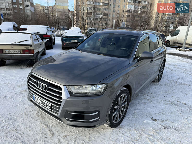 Внедорожник / Кроссовер Audi Q7 2017 в Киеве