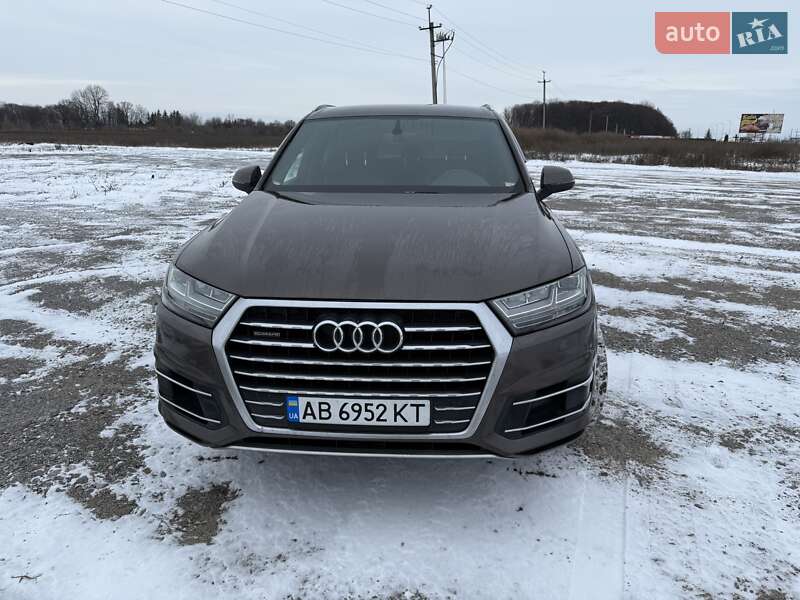 Позашляховик / Кросовер Audi Q7 2018 в Вінниці