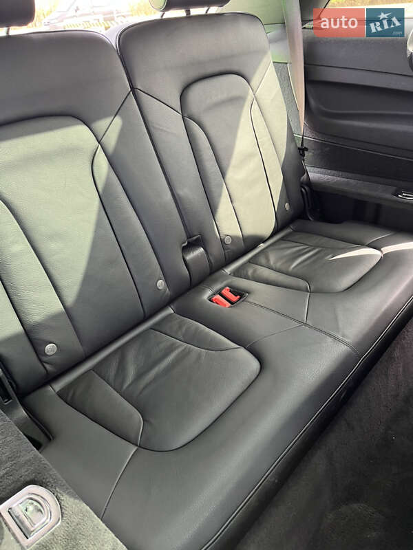 Позашляховик / Кросовер Audi Q7 2011 в Тернополі